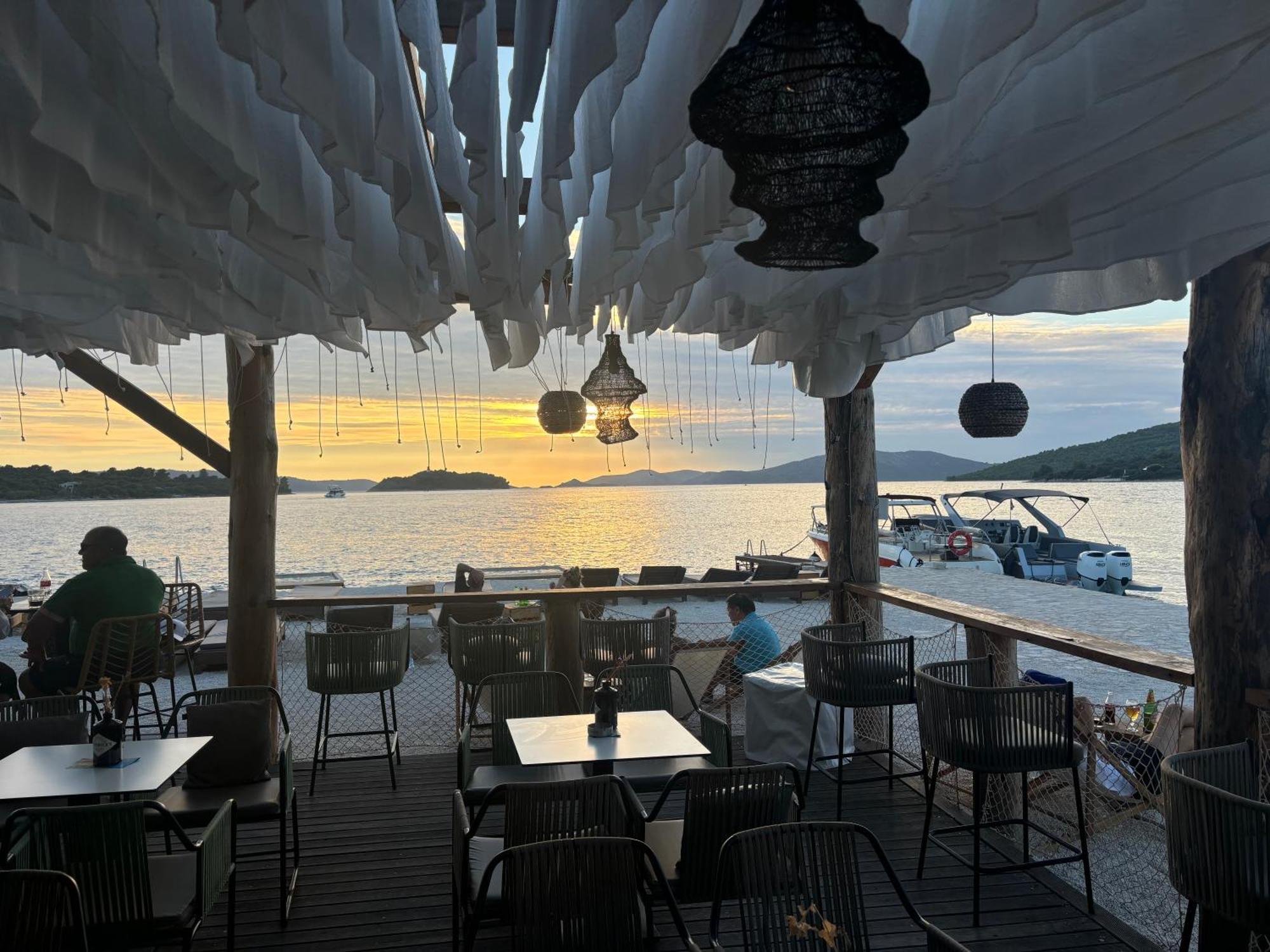 Apartment Agnes With 63 M2 Rooftop Terrace, Grill And Pool Okrug Gornji Ngoại thất bức ảnh